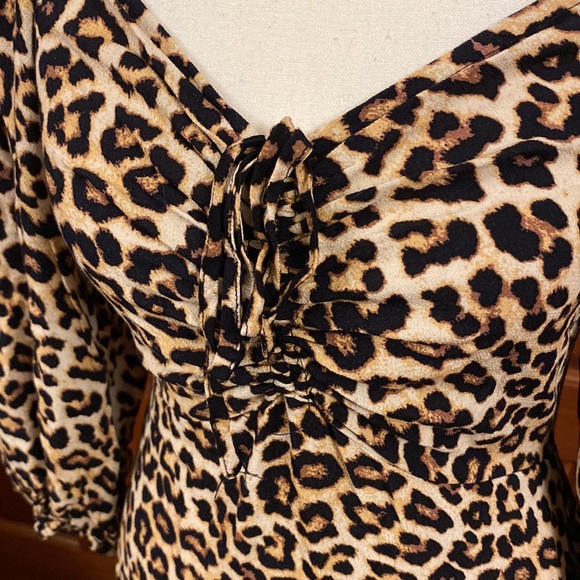 H&M Leopard Dress 🐆 - Picture 4 of 9